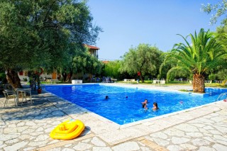 pool thalero apartments lefkada-04