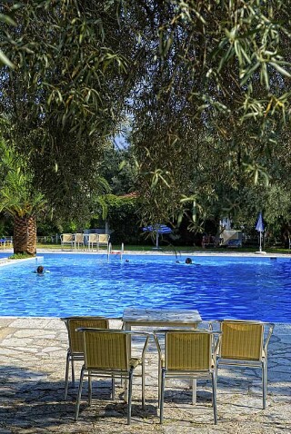 swimming pool thalero lefkada apartments-1